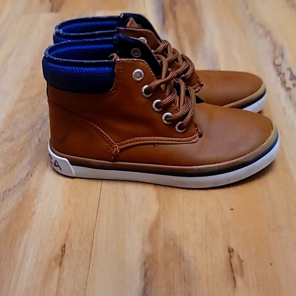 Nautica Boy shoes